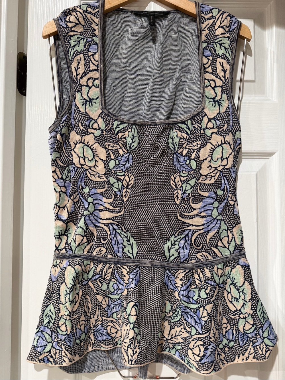 BCBGMaxAzria Alonya knit peplum top in a multi-color floral pattern SzXS